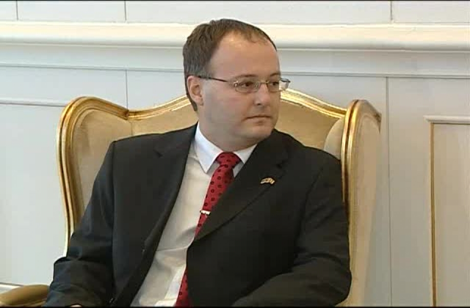 Azerbaijani President accepts credentials of new Romanian ambassador