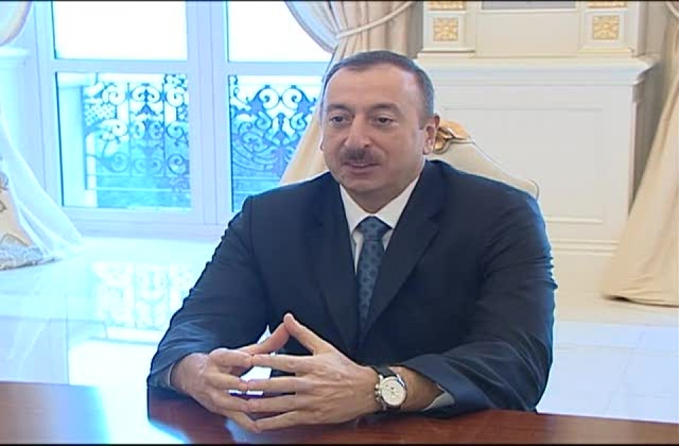 Azerbaijani President receives U.S. Secretary of Navy