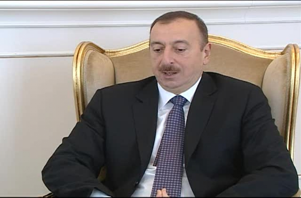 President Ilham Aliyev accepts credentials of new Bangladeshi ambassador
