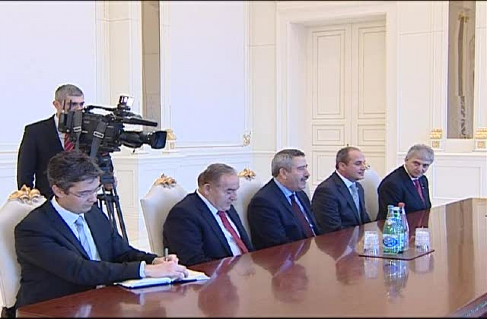 President Ilham Aliyev receives governor of Izmir province of Turkey