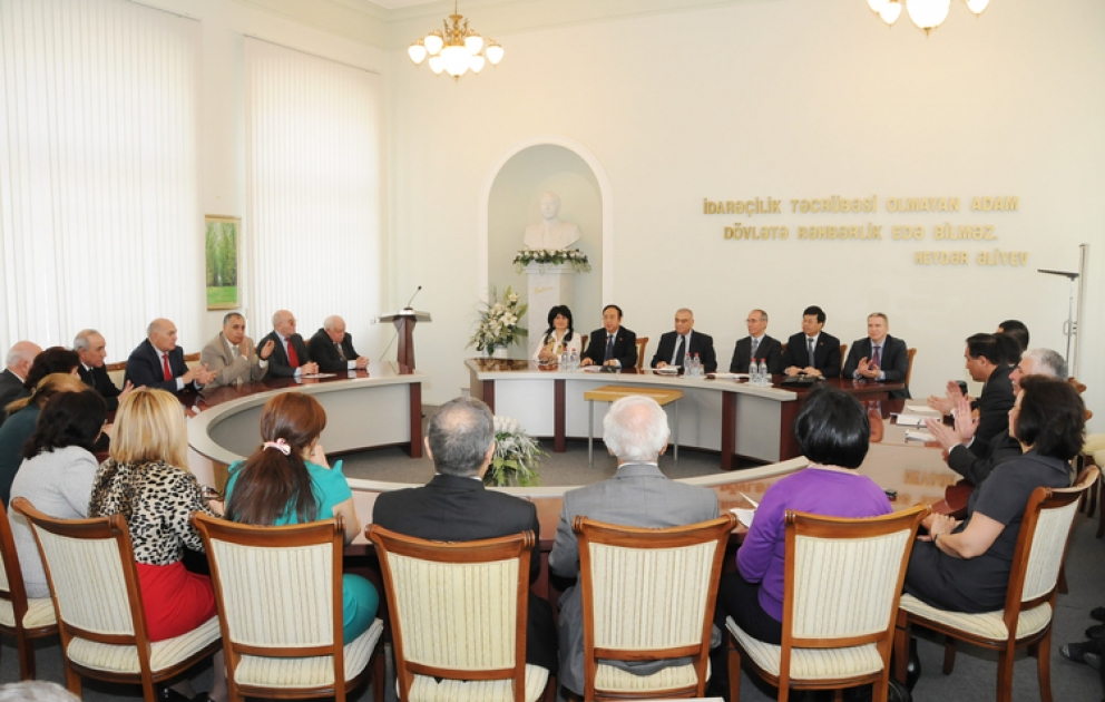 Baku hosts roundtable on Azerbaijan-China relationship