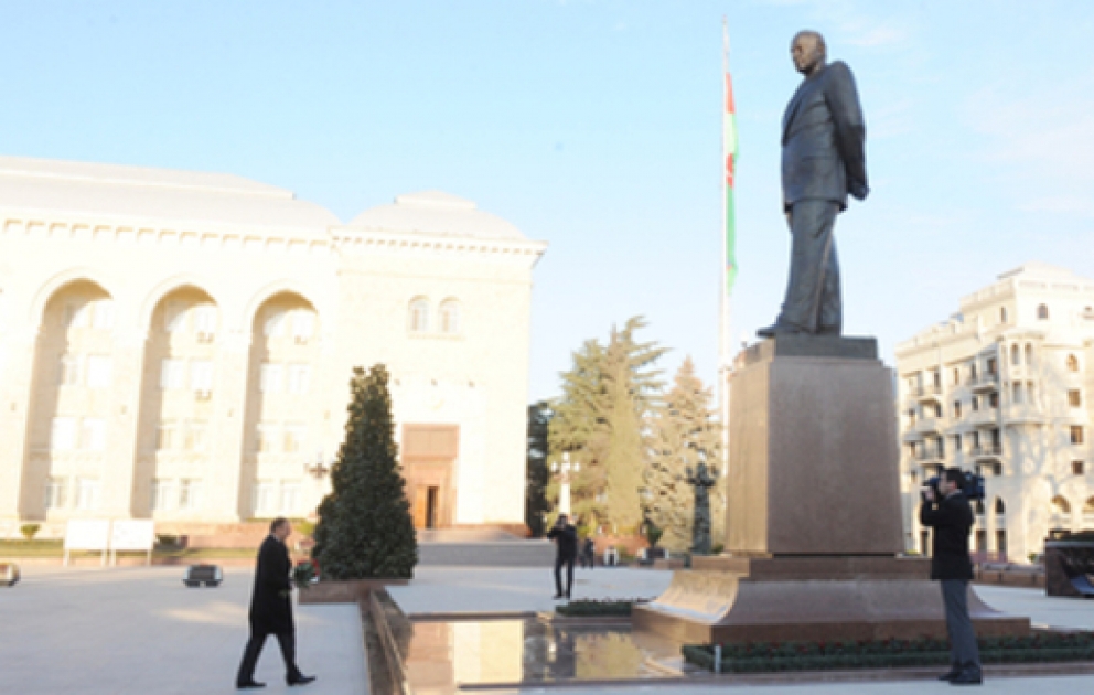 Azerbaijani President visits national leader Heydar Aliyev`s monument in Ganja