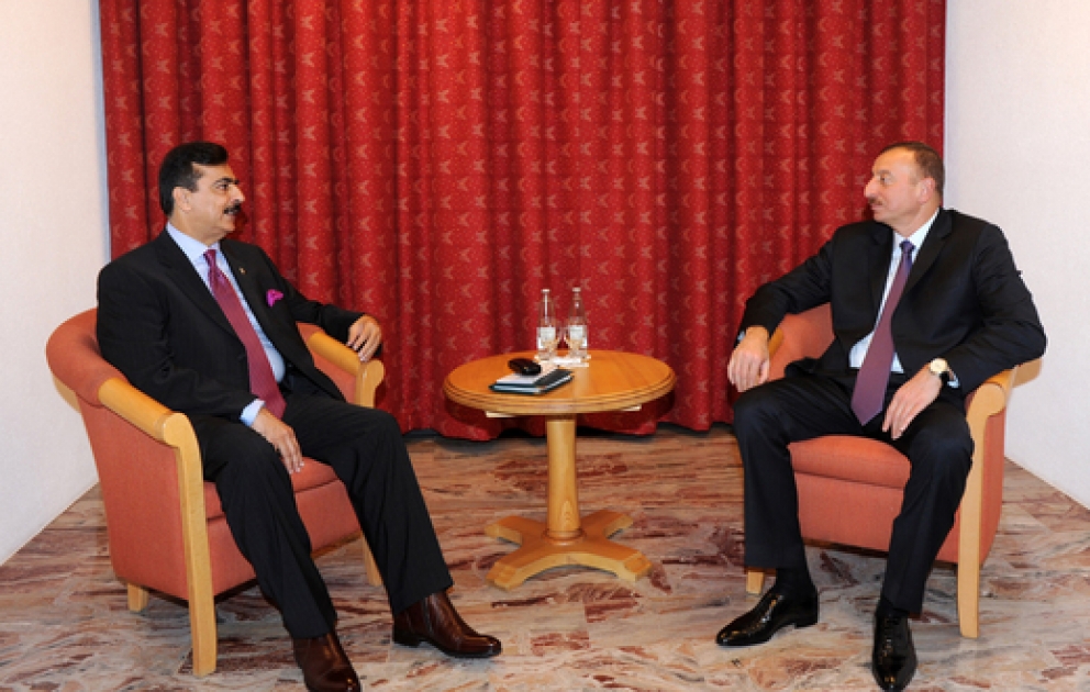 Azerbaijani President meets Pakistani Premier in Davos
