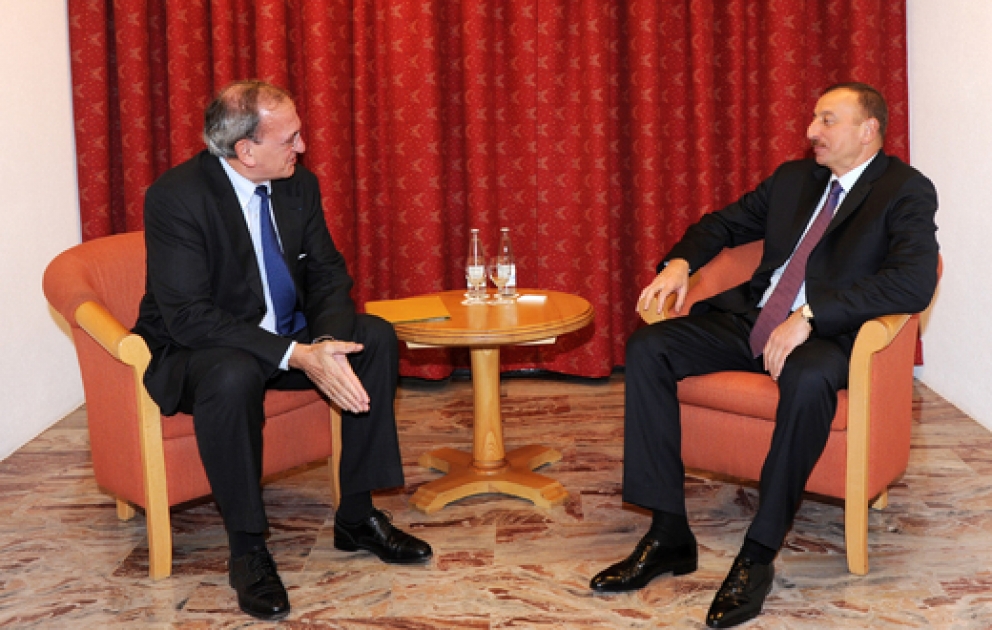 Azerbaijani President meets CEO of Edison in Davos