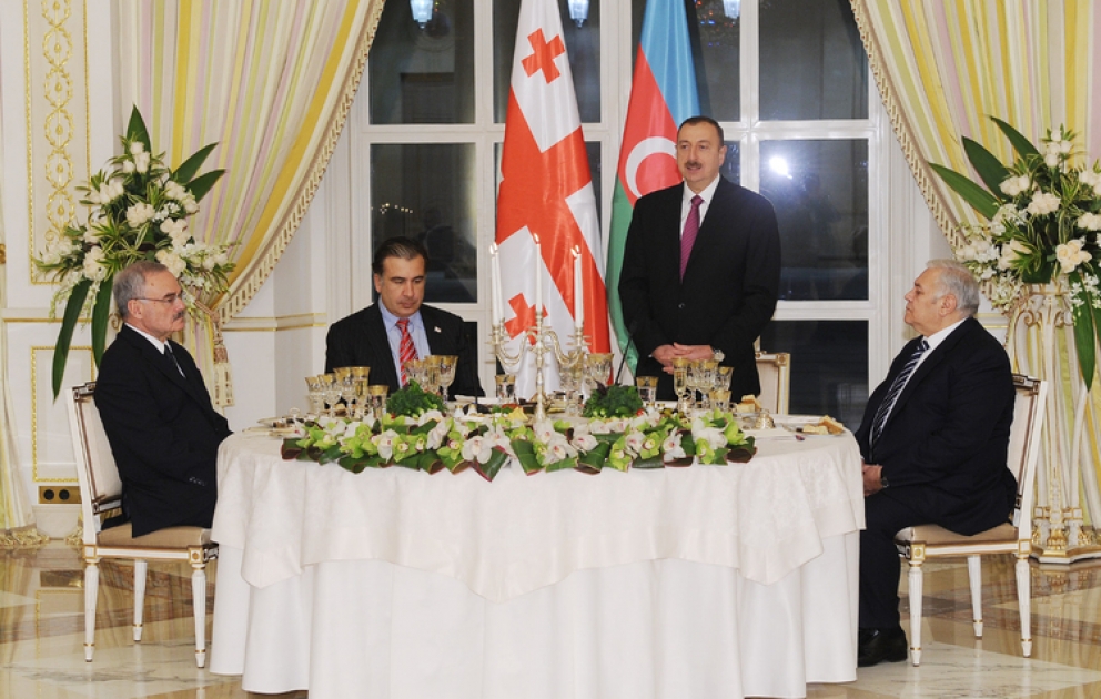 President Ilham Aliyev hosts official reception in honor of Georgian counterpart