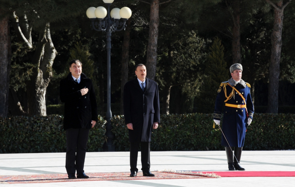 Georgian President officially welcomed to Azerbaijan