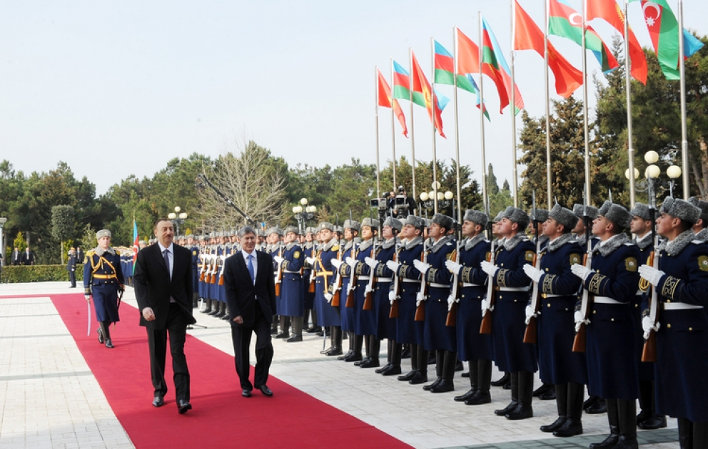 President of Kyrgyzstan Almazbek Atambayev officially welcomed to Azerbaijan