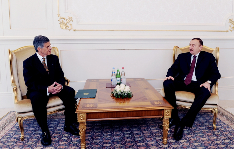 President Ilham Aliyev receives credentials of incoming Brazilian ambassador