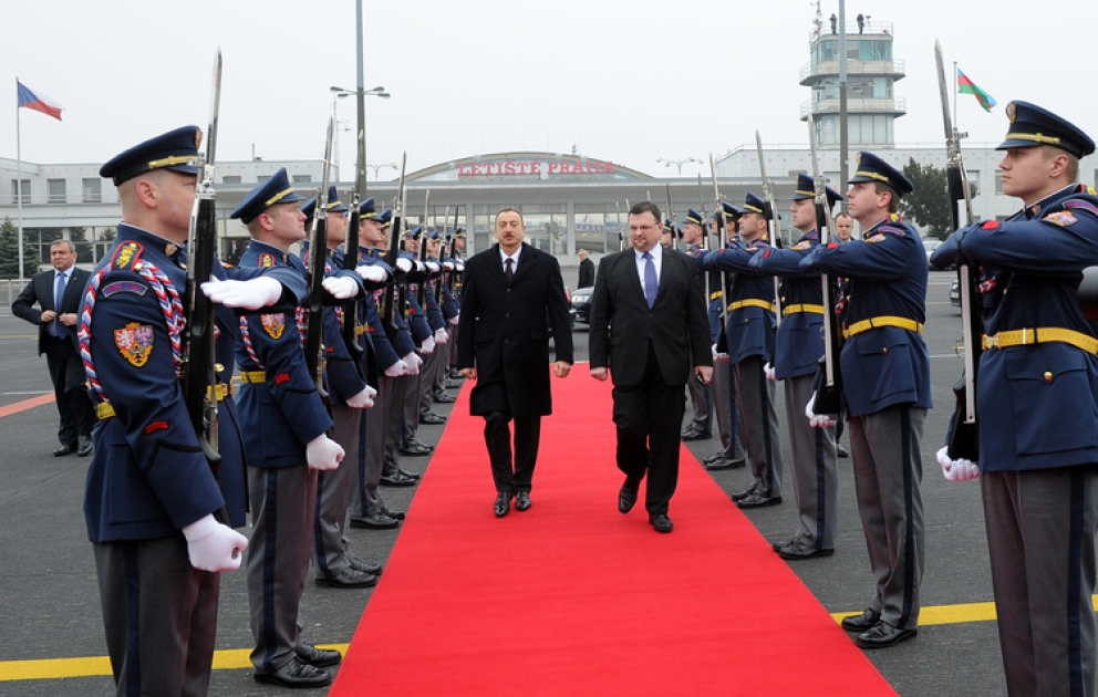 Azerbaijani President completes state visit to Czechia