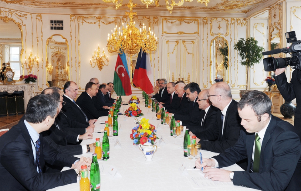 Azerbaijani, Czech presidents have expanded meeting
