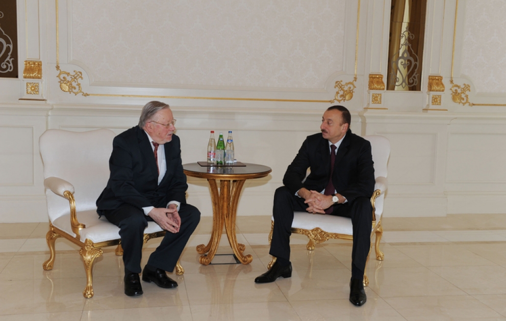 Azerbaijani President receives Lithuanian former head of state