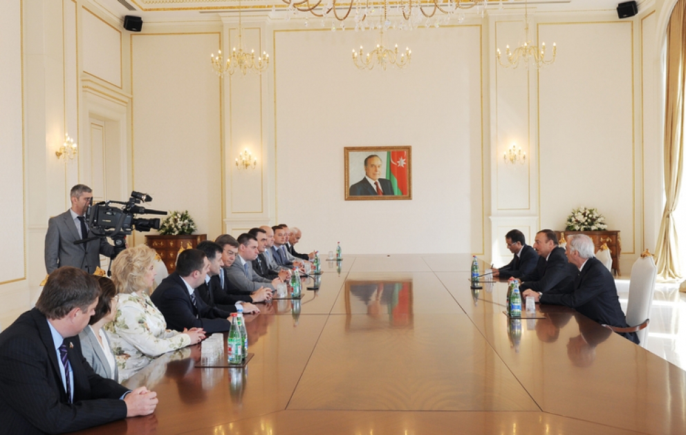 Le président Ilham Aliyev a reçu la délégation conduite par le président de la Commission de la Douma d’Etat de Russie pour la CEI