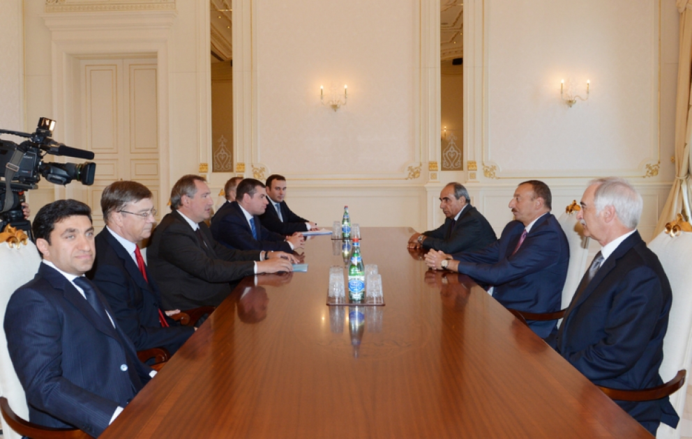 Le président azerbaïdjanais M. Ilham Aliyev a reçu la délégation dirigée par Dimitri Rogozin, vice- premier ministre russe