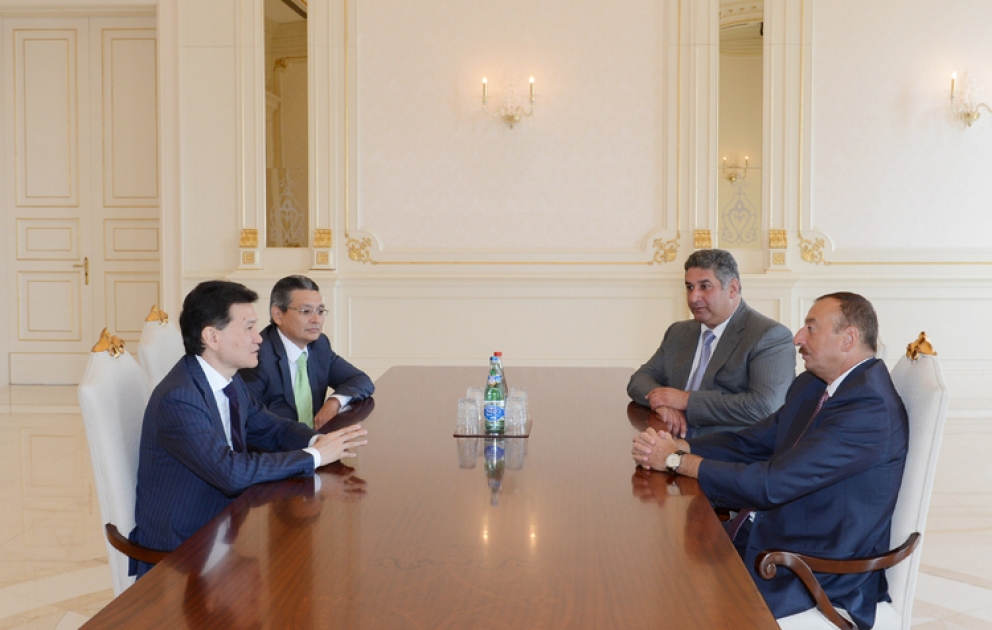 Le président de la République d’Azerbaïdjan M. Ilham Aliyev, a reçu le président de la Fédération internationale des échecs