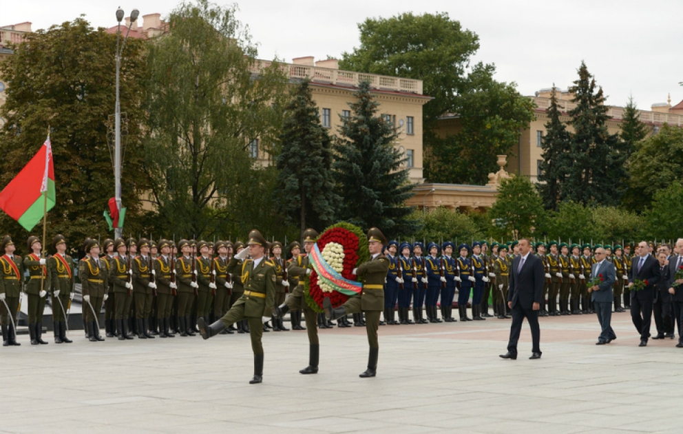 Le président azerbaïdjanais Ilham Aliyev a visité la place «Pobeda » à Minsk