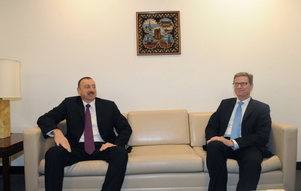 Azerbaijani President meets German FM in New York