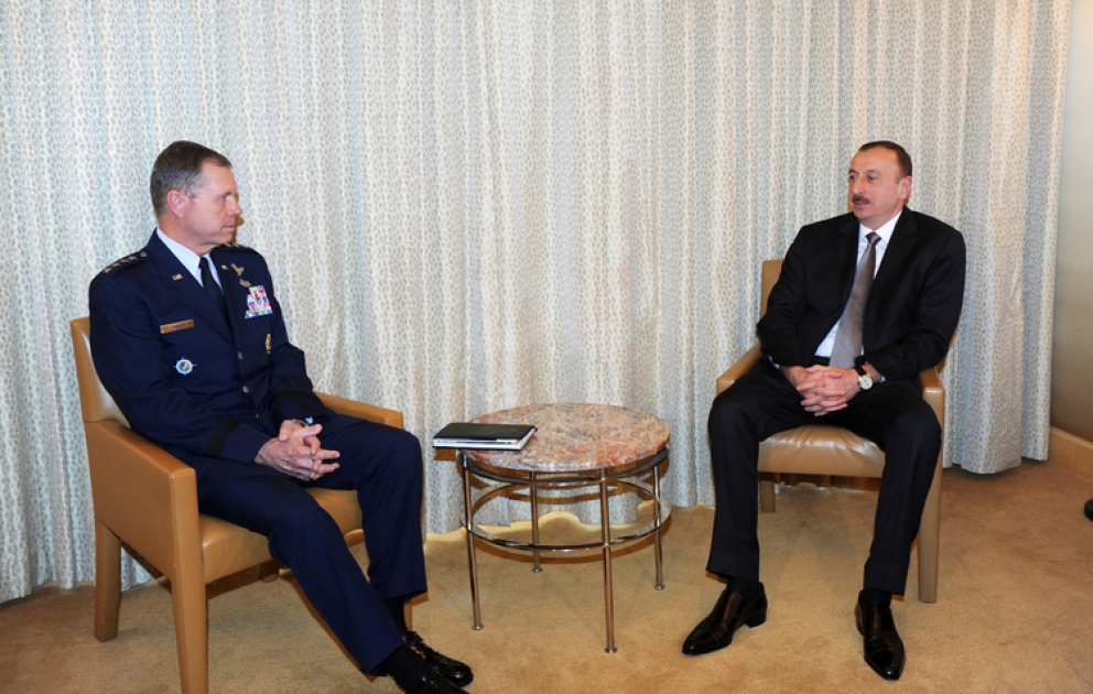 President Ilham Aliyev meets US transportation commander