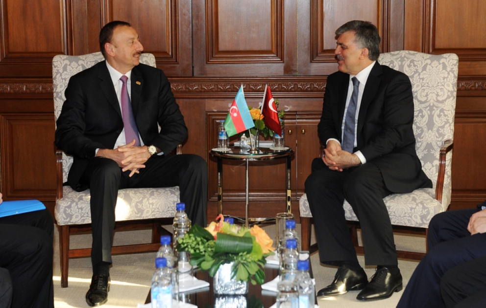 President Ilham Aliyev meets Turkish leader Abdullah Gul in Chicago