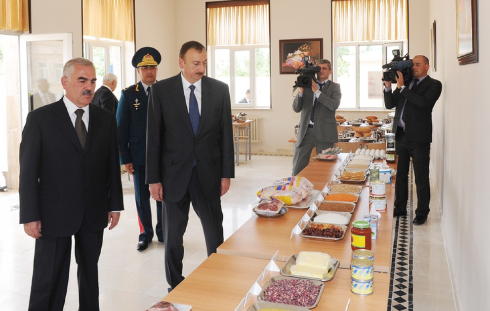 President Ilham Aliyev gets acquainted with the reconstruction works in Julfa frontier commandant’s office and frontier post