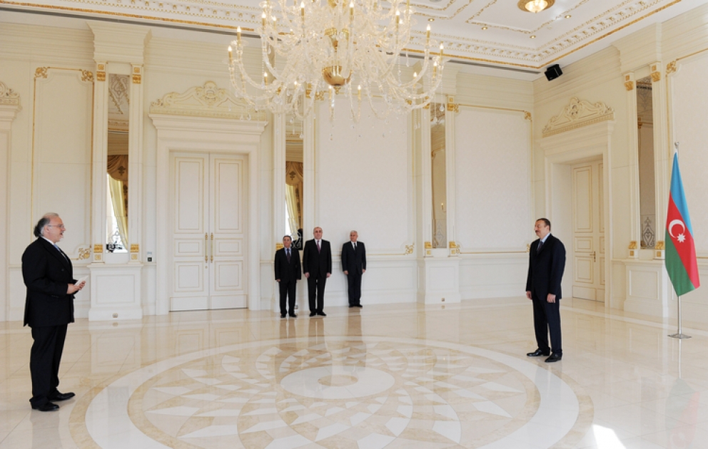 President Ilham Aliyev receives credentials of incoming French ambassador