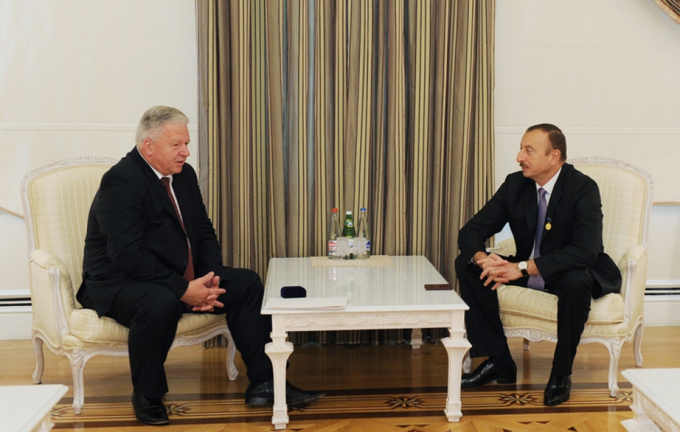 Azerbaijani President receives President and Secretary General of General Confederation of Trade Unions