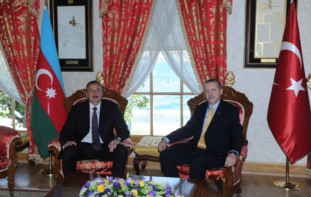 Azerbaijani President meets Turkish Prime Minister in Istanbul