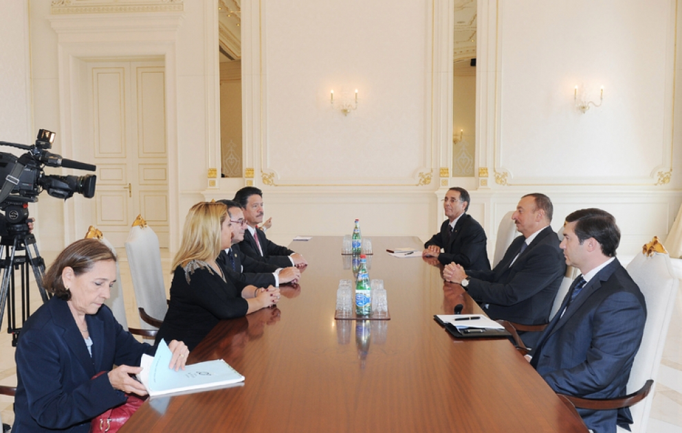 President Ilham Aliyev receives vice-president of Mexican Senate