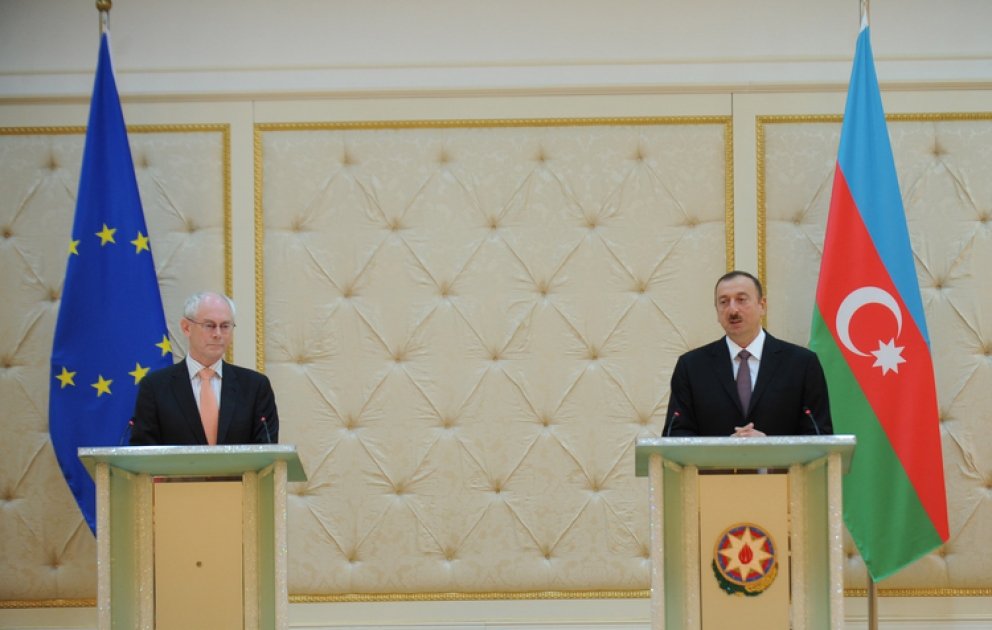 Presidents of Azerbaijan and European Council make statement for media