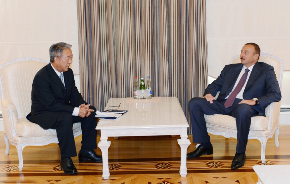 President Ilham Aliyev receives outgoing Korean ambassador
