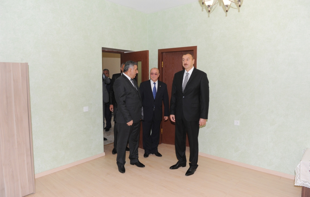 Le président M. Ilham Aliyev a visité la maison individuelle récemment construite d’un habitant du village de Geuzbarakh à Zaqatala