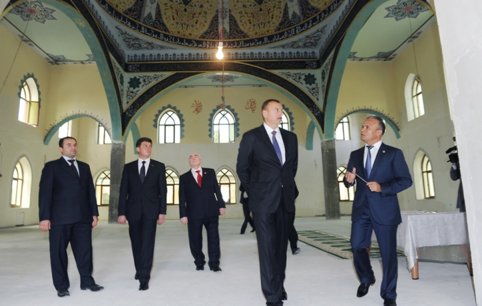 Les derniers travaux de construction en cours au bâtiment de la mosquée bâtie à l’initiative de la Fondation Heydar Aliyev