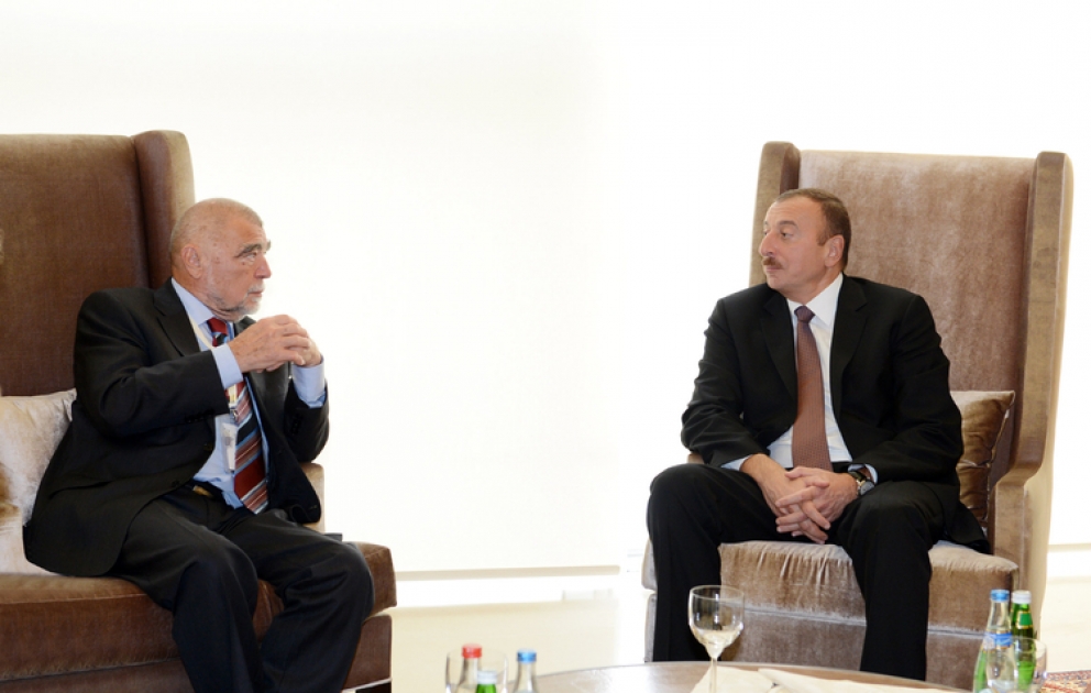 Le président M. Ilham Aliyev a reçu M. Stjepan Mesic,ancien président croate