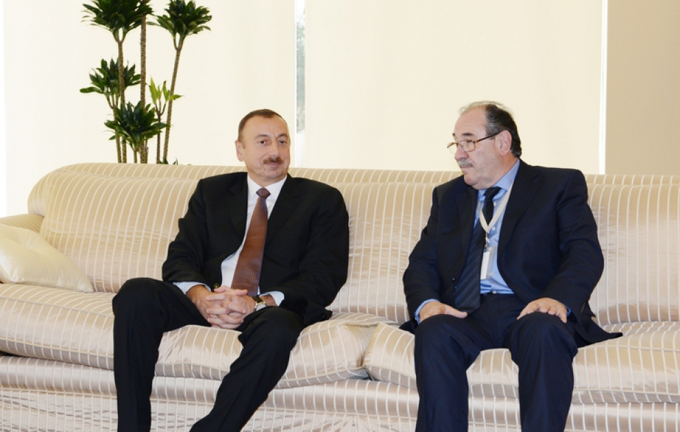 Le président azerbaïdjanais M. Ilham Aliyev a reçu la délégation dirigée par Roberto Mario Mouilleron, chef du groupe d’amitié Argentine - Azerbaïdjan