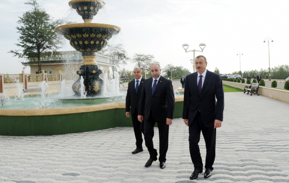 Le président azerbaïdjanais Ilham Aliyev a visité la Place du drapeau national à Terter