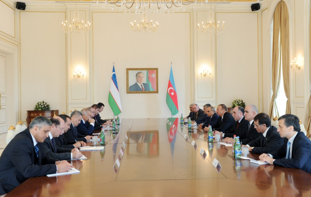 La rencontre des présidents azerbaïdjanais et ouzbek avec la participations des délégations