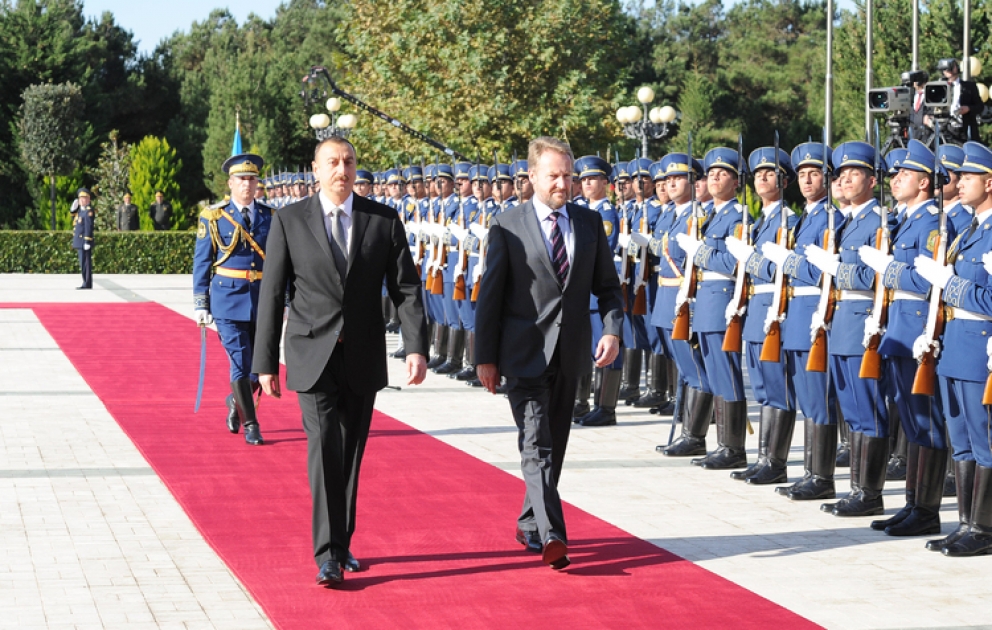 Accueil officiel du président de la présidence de la Bosnie –Herzégovine M. Bakir Izetbegovic
