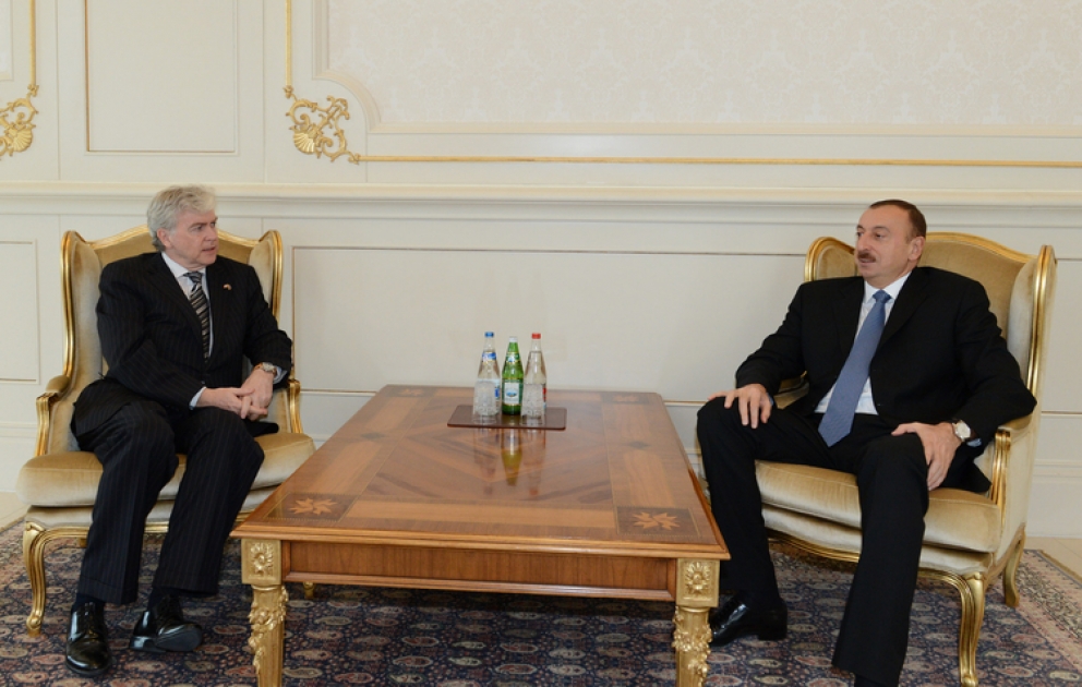 Le président Ilham Aliyev a reçu les lettres de créance du nouvel ambassadeur de Canada en Azerbaïdjan