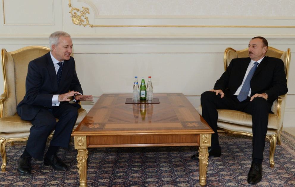 Le président Ilham Aliyev a reçu les lettres de créance du nouvel ambassadeur d’Irlande en Azerbaïdjan