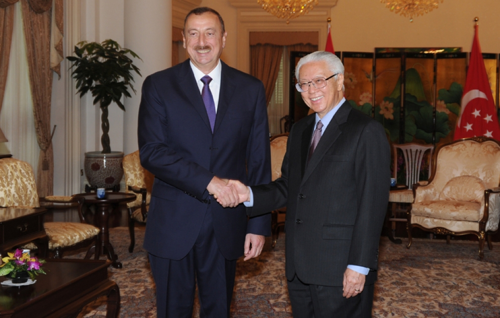 La rencontre du président azerbaïdjanais Ilham Aliyev et de son homologue singapourien Tony Tan avec la participation des délégations