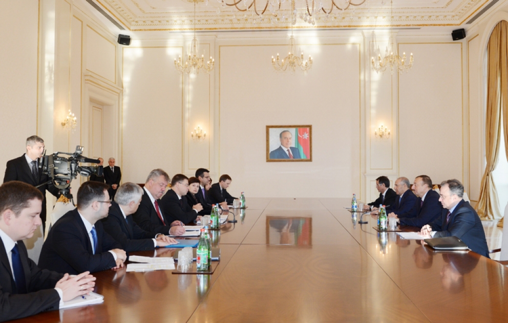 Le président azerbaïdjanais Ilham Aliyev a reçu la délégation conduite par le Premier ministre letton