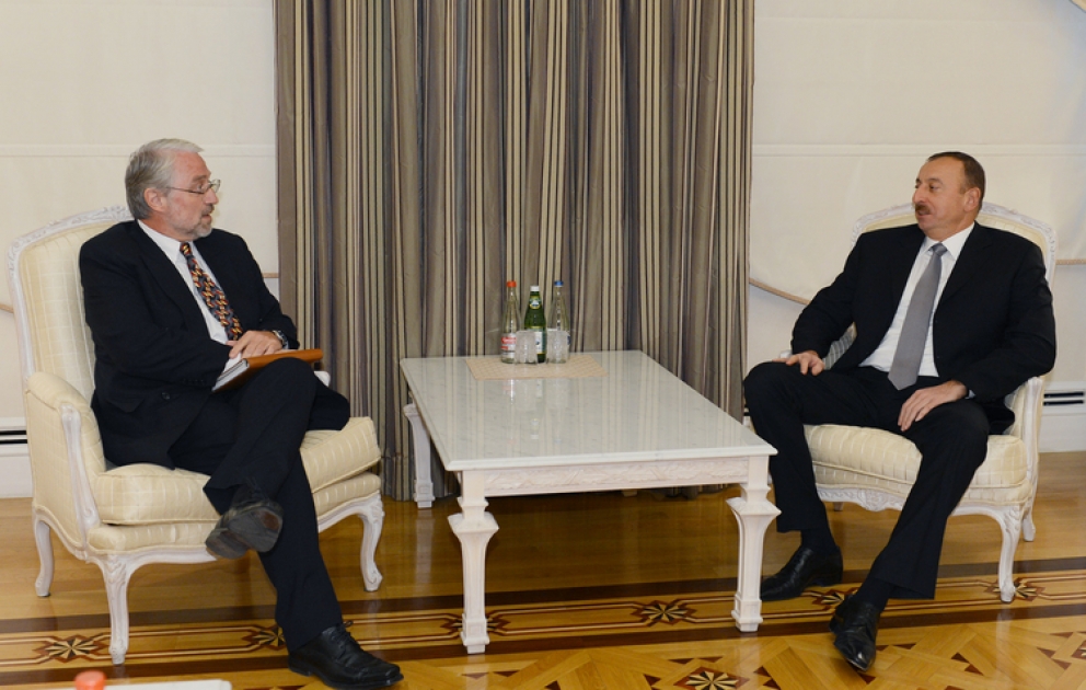 Le président azerbaïdjanais Ilham Aliyev a reçu le directeur du Département de l’Asie centrale et de l’ouest de la Banque asiatique du développement