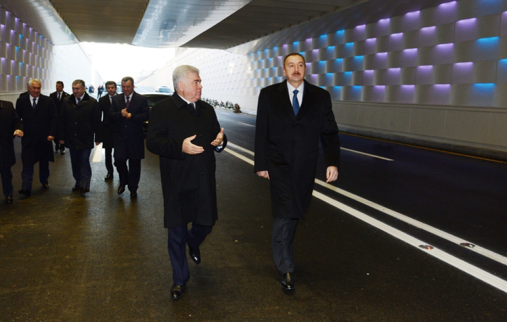 Le tunnel routier dans le croisement des avenues Hassan Aliyev et Atatürk de Bakou a été mis en service