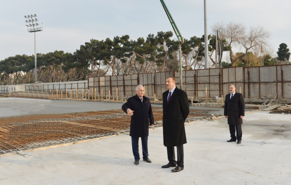 Le président Ilham Aliyev a visité le chantier du parking souterrain situé place Azadlig de la capitale