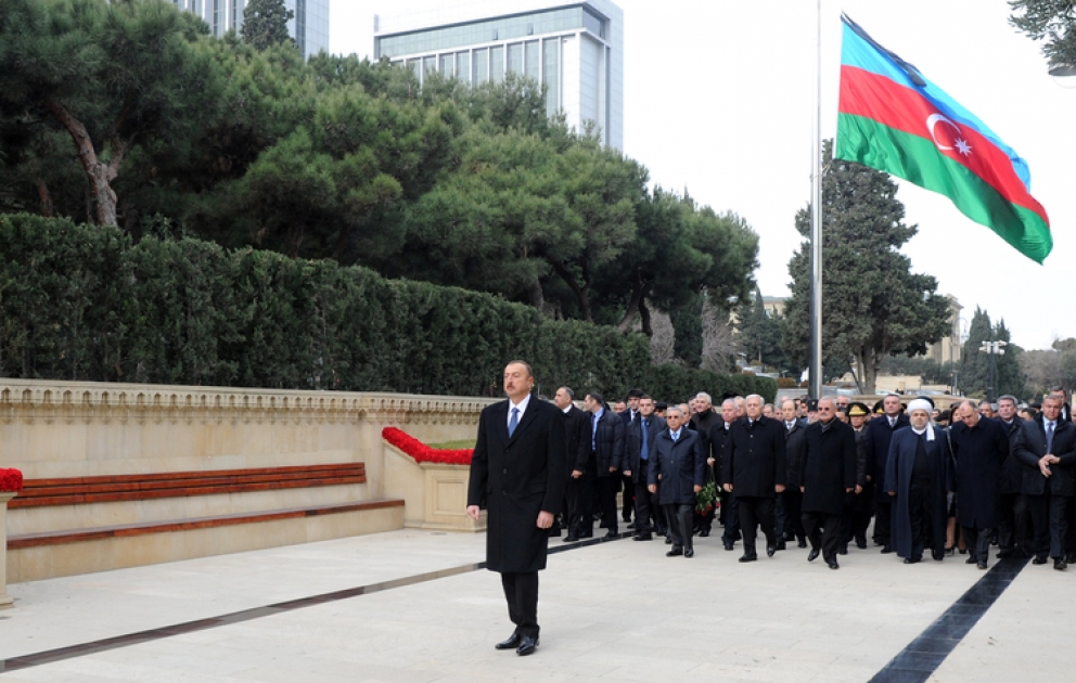 Le Président azerbaïdjanais M. Ilham Aliyev a honoré la mémoire des Patriotes