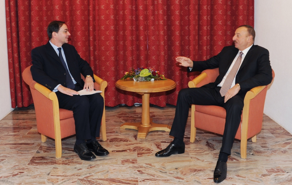 Le président azerbaïdjanais M. Ilham Aliyev a rencontré Bernard Fontana, directeur général d’Holcim