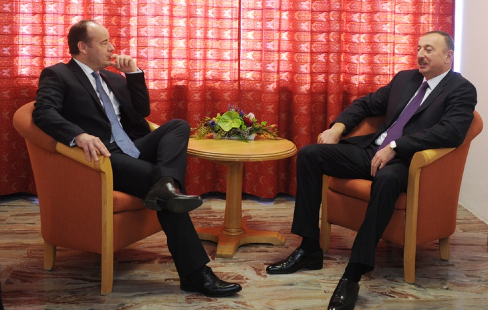 Entretien entre le président azerbaïdjanais Ilham Aliyev et Jean-Loïc Galle, président et directeur général de Thales Alenia Space