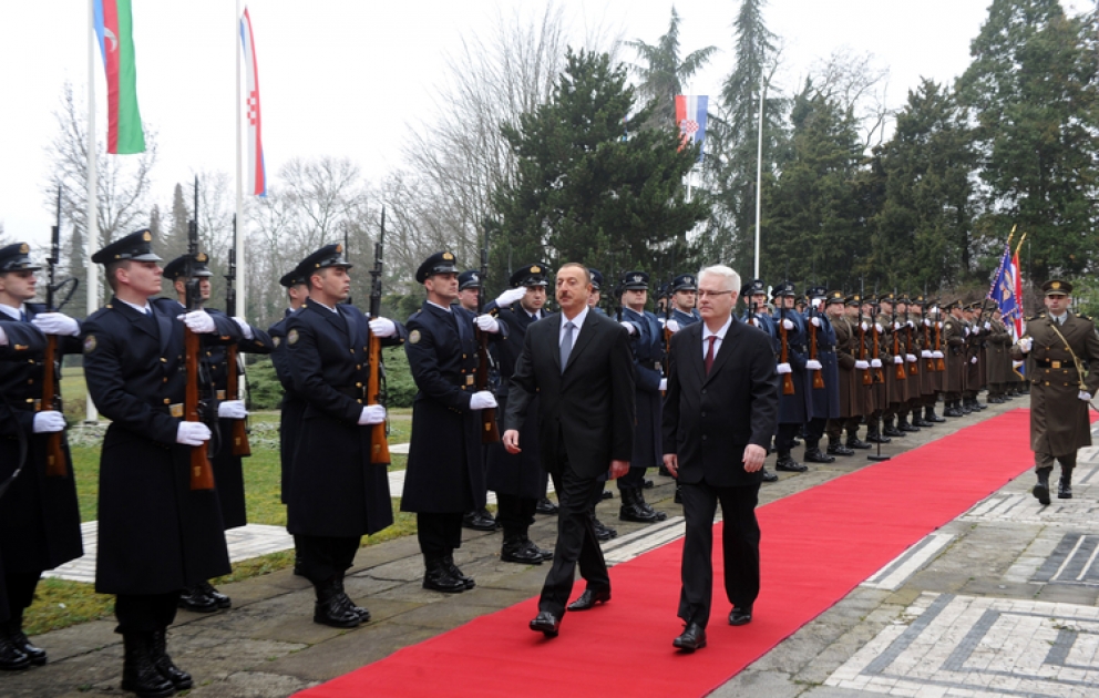 La cérémonie officielle d’accueil du président azerbaïdjanais Ilham Aliyev à Zagreb