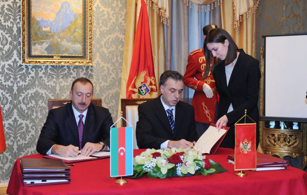La signature des documents Monténégro-Azerbaïdjan