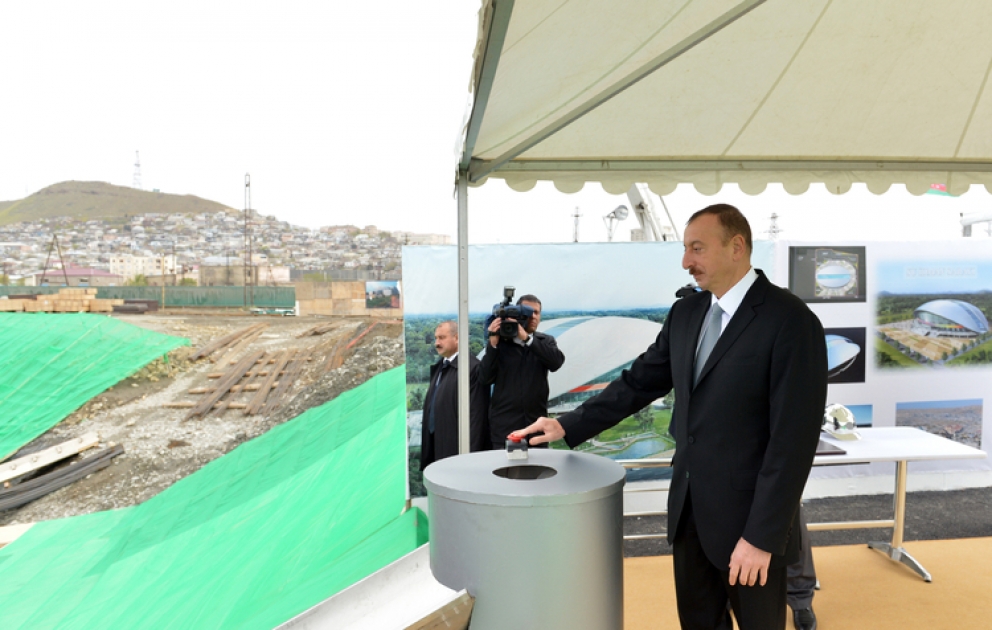 Le président azerbaïdjanais Ilham Aliyev a participé à la cérémonie de pose de la première pierre du Palais des sports aquatiques à Bakou