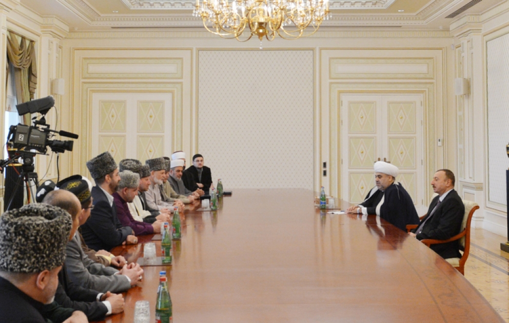 Le président azerbaïdjanais Ilham Aliyev a reçu les participants de la conférence sur “Les musulmans de la CEI pour la paix et le développement stable”